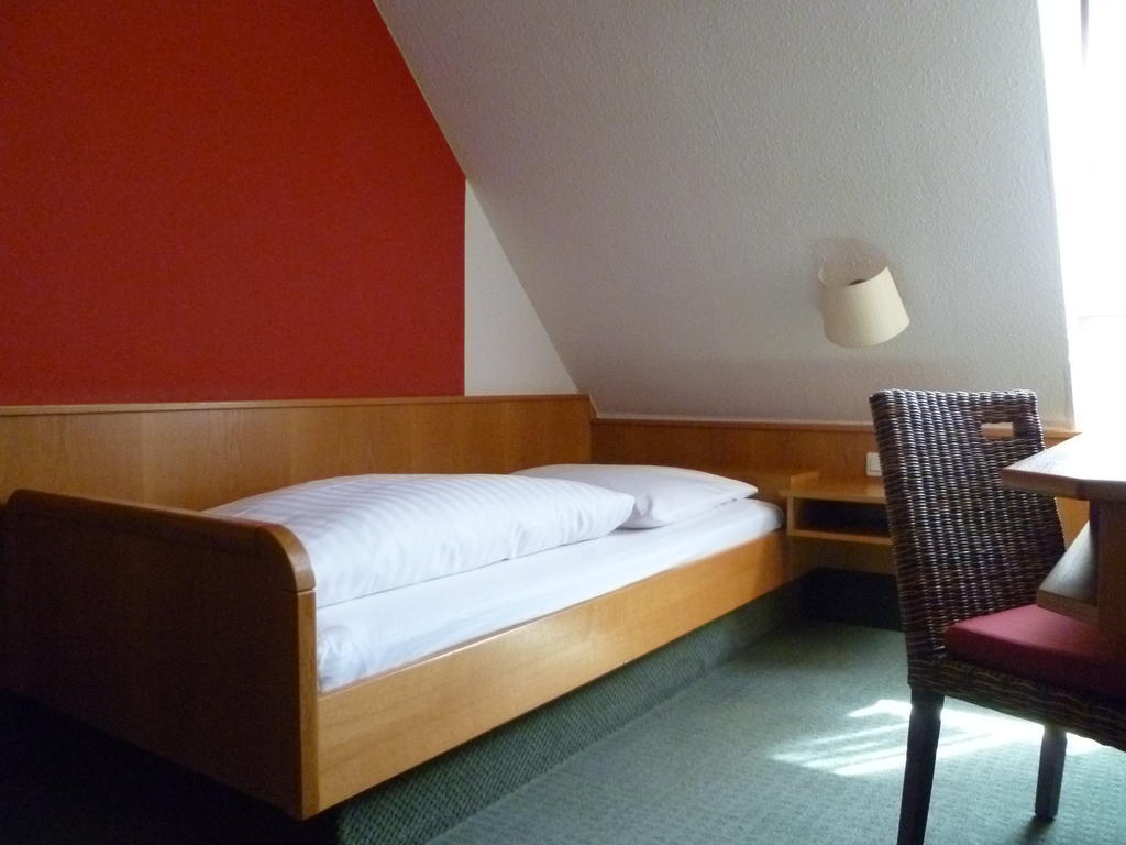 Gasthaus Zum Specht Hösbach Стая снимка